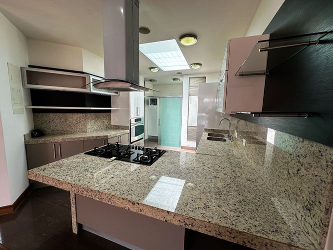 Apartamento de 3 alcobas en venta en Chicó Reservado, Bogotá, 160 m² · foto 7 de 18