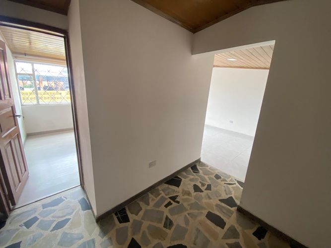 Apartamento de 2 alcobas en venta en La Granja, Bogotá, 60 m² · foto 6 de 11