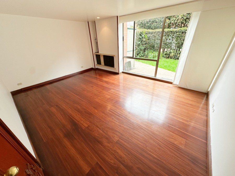 Casa en venta en Colina Campestre, Bogotá · foto 2 de 24