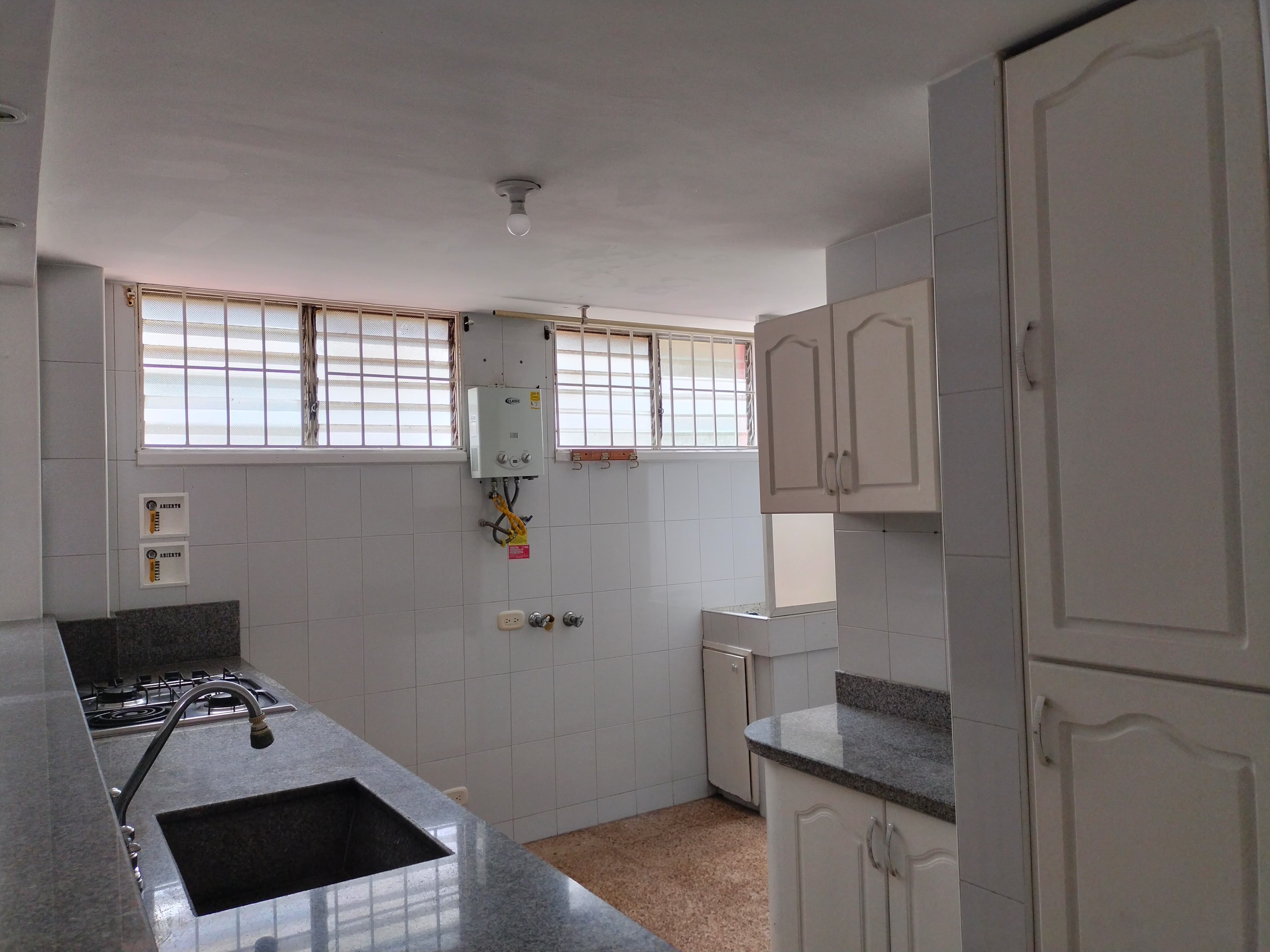 Apartamento en arriendo en El Poblado, Medellín · foto 5 de 17
