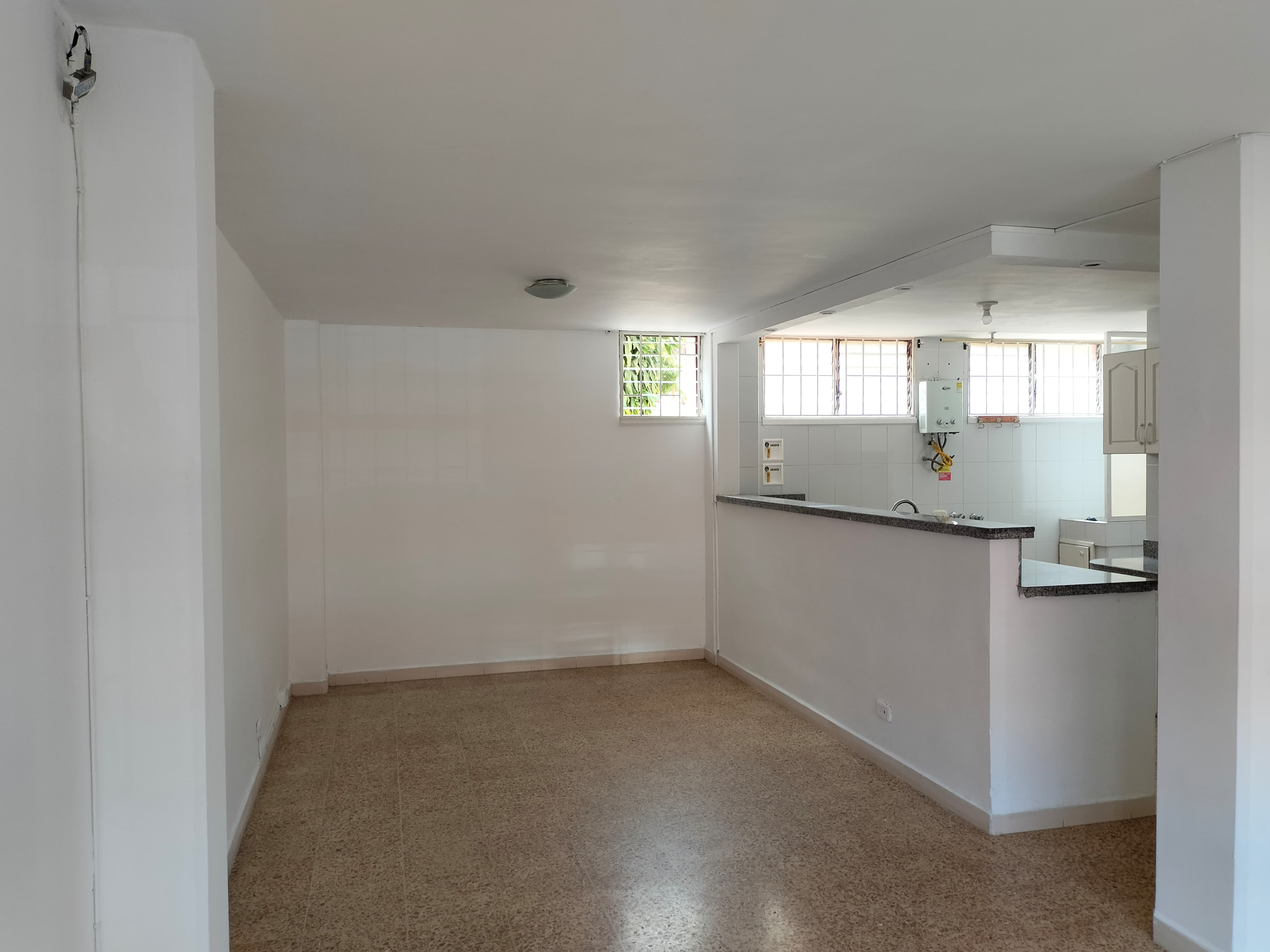 Apartamento en arriendo en El Poblado, Medellín · foto 2 de 17