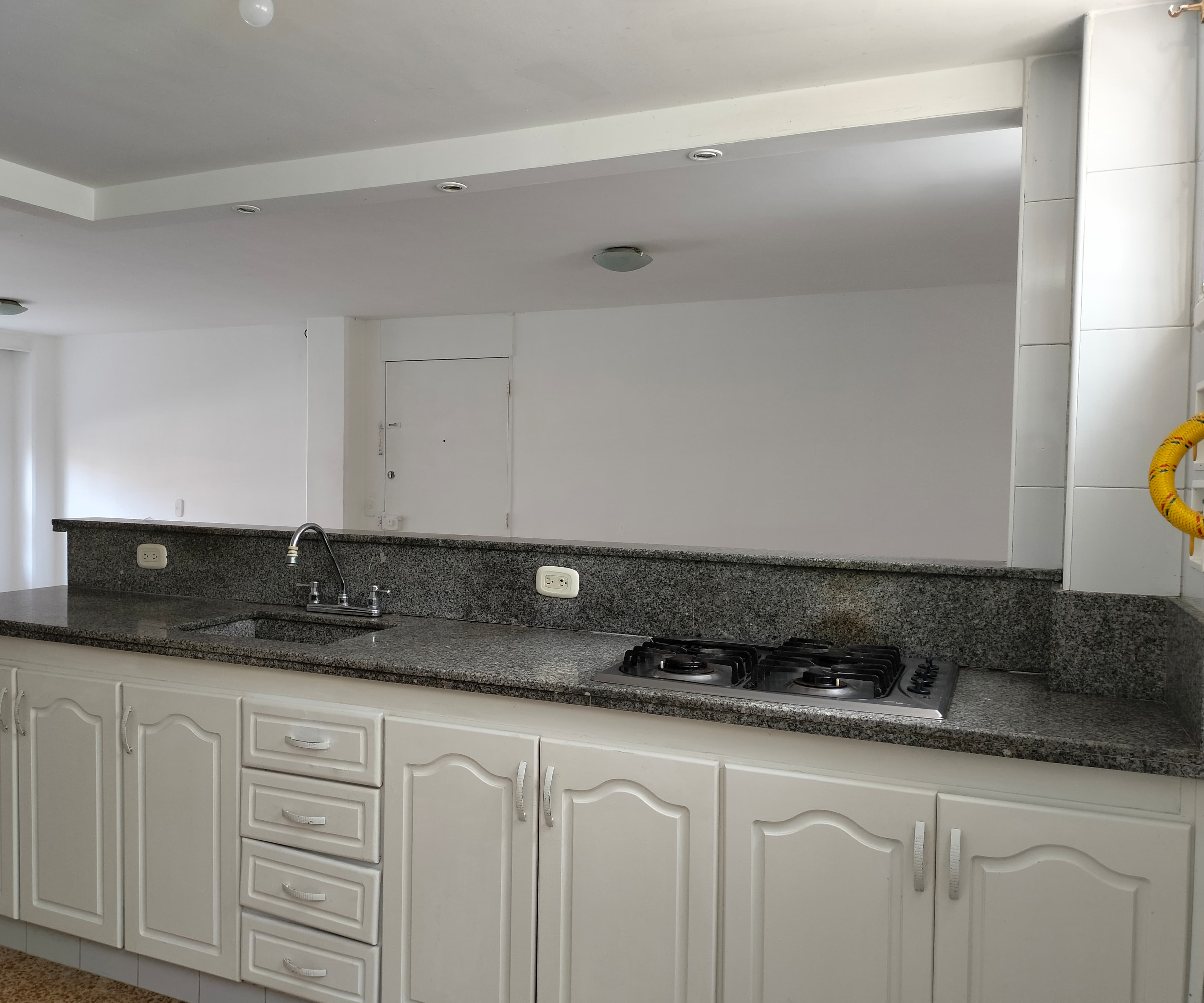 Apartamento en arriendo en El Poblado, Medellín · foto 4 de 17