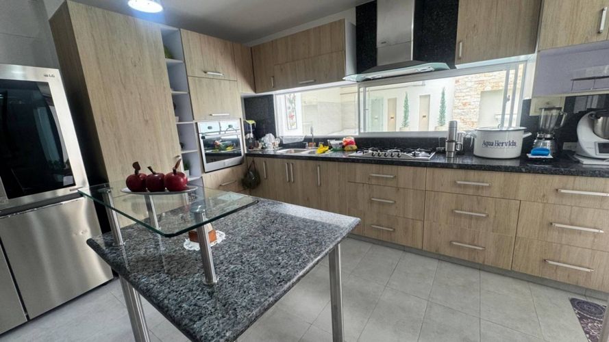 Casa de 5 alcobas en venta en Co. Portal Del Campo, Neiva, 335 m² · foto 13 de 21