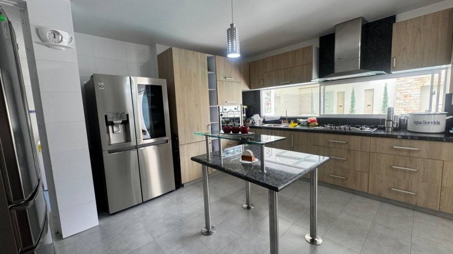 Casa de 5 alcobas en venta en Co. Portal Del Campo, Neiva, 335 m² · foto 14 de 21