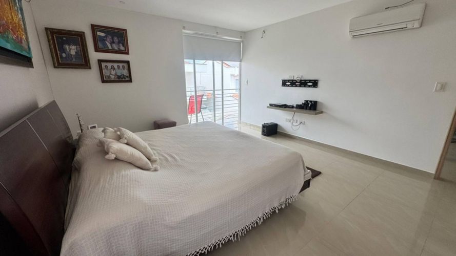 Casa de 5 alcobas en venta en Co. Portal Del Campo, Neiva, 335 m² · foto 16 de 21