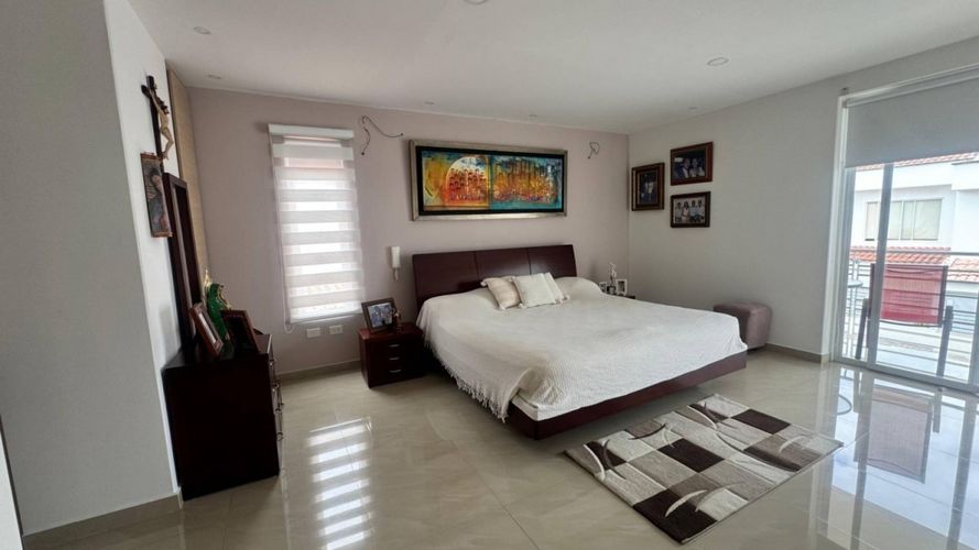 Casa de 5 alcobas en venta en Co. Portal Del Campo, Neiva, 335 m² · foto 17 de 21
