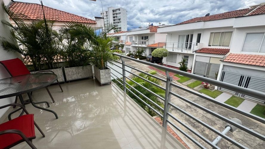 Casa de 5 alcobas en venta en Co. Portal Del Campo, Neiva, 335 m² · foto 18 de 21
