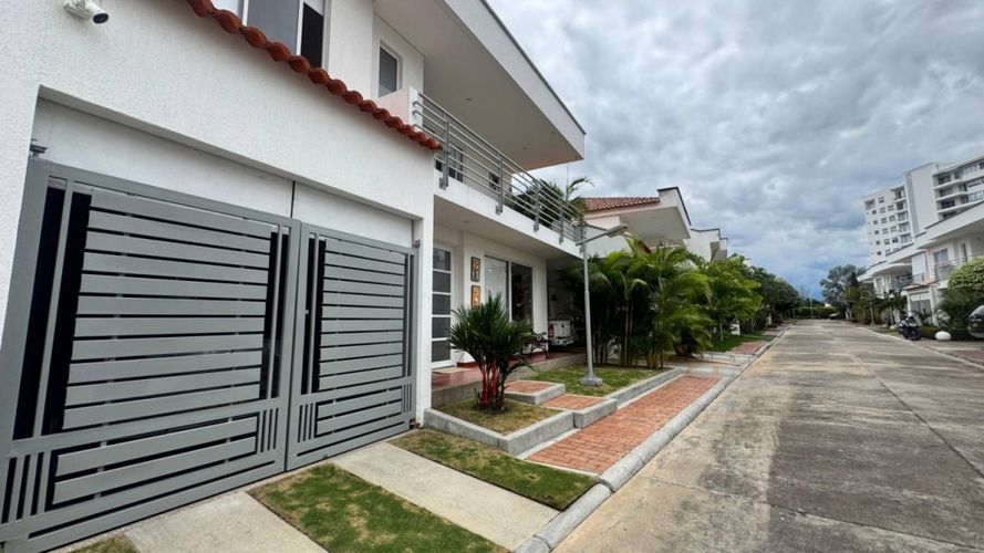Casa de 5 alcobas en venta en Co. Portal Del Campo, Neiva, 335 m² · foto 20 de 21