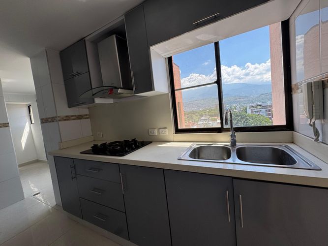 Apartamento de 4 alcobas en venta en La Hacienda, Cali, 220 m² · foto 3 de 24
