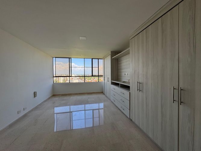 Apartamento de 4 alcobas en venta en La Hacienda, Cali, 220 m² · foto 16 de 24