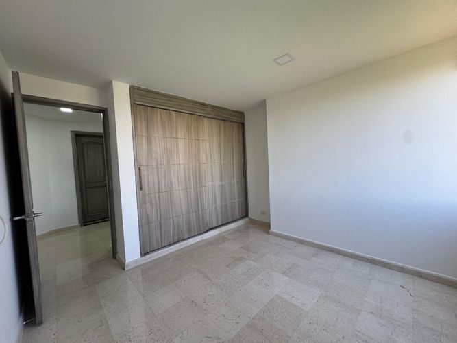 Apartamento de 4 alcobas en venta en La Hacienda, Cali, 220 m² · foto 22 de 24