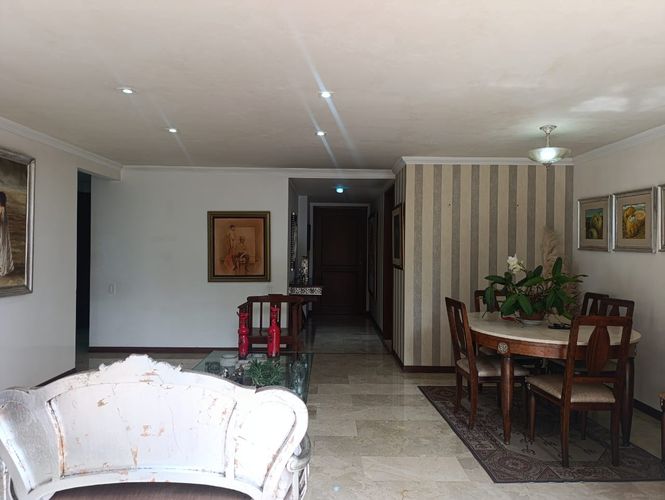 Apartamento de 3 alcobas en venta en El Poblado, Medellín, 143 m² · foto 2 de 20