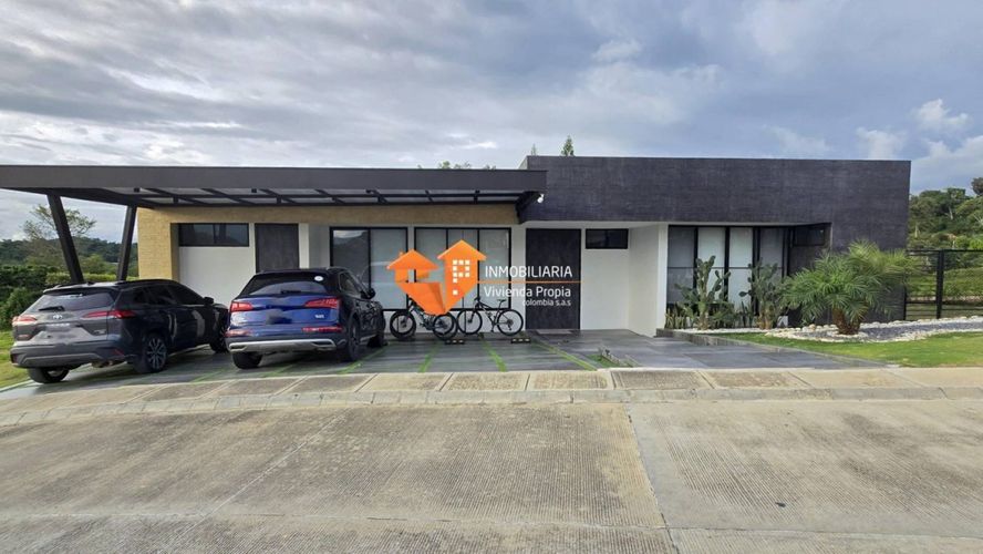 Casa de 4 alcobas en venta en Ruitoque, Floridablanca, 300 m² · foto 2 de 23