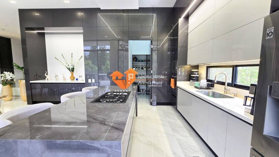Casa de 4 alcobas en venta en Ruitoque, Floridablanca, 300 m² · foto 3 de 23