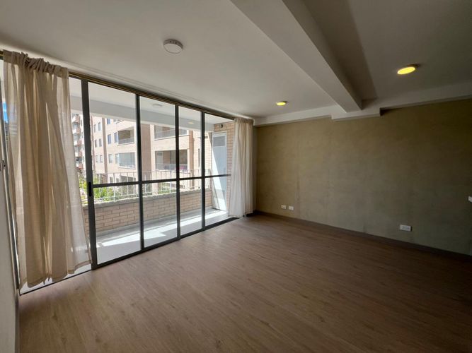 Apartamento de 3 alcobas en venta en Rionegro, 64 m² · foto 2 de 13