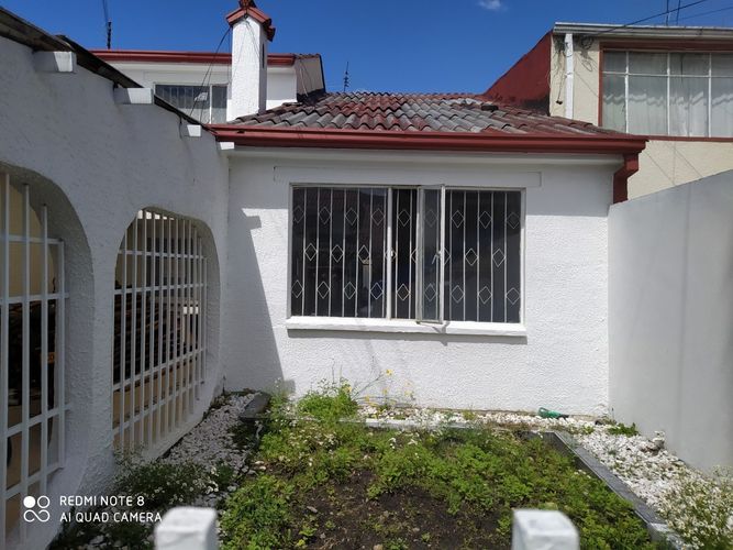 Casa de 5 alcobas en venta en Villa Magdala, Bogotá, 276 m² · foto 3 de 22