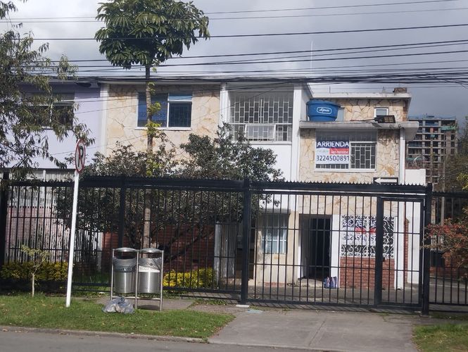 Casa de 7 alcobas en venta en Los Alcazares, Bogotá, 260 m² · foto 7 de 24