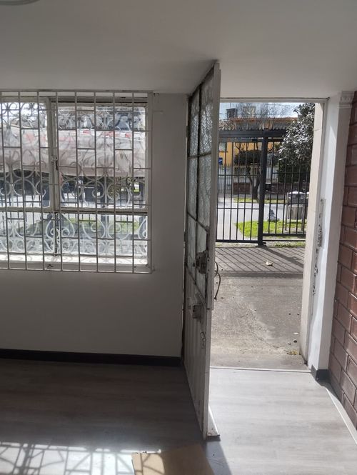 Casa de 7 alcobas en venta en Los Alcazares, Bogotá, 260 m² · foto 15 de 24