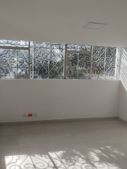 Casa de 7 alcobas en venta en Los Alcazares, Bogotá, 260 m² · foto 21 de 24