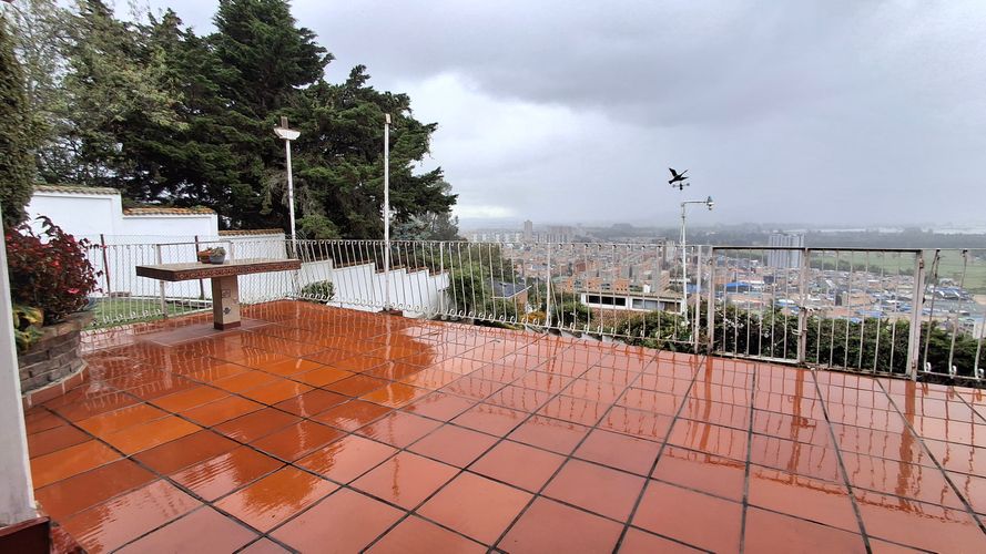 Casa de 5 alcobas en venta en Altos De Suba, Bogotá, 460 m² · foto 19 de 24
