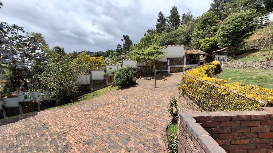 Casa de 5 alcobas en venta en Altos De Suba, Bogotá, 460 m² · foto 23 de 24