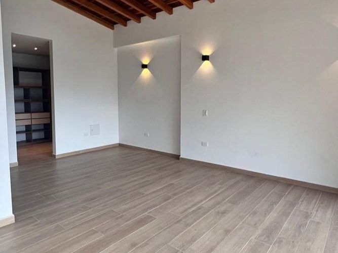 Casa de 5 alcobas en venta en Llano Grande, Rionegro, 235 m² · foto 6 de 14