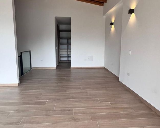 Casa de 5 alcobas en venta en Llano Grande, Rionegro, 235 m² · foto 8 de 14