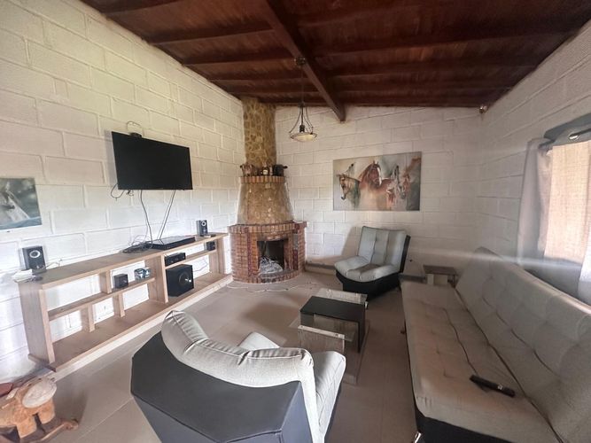 Casa de 2 alcobas en arriendo en Chaparral, Guarne, 800 m² · foto 4 de 17