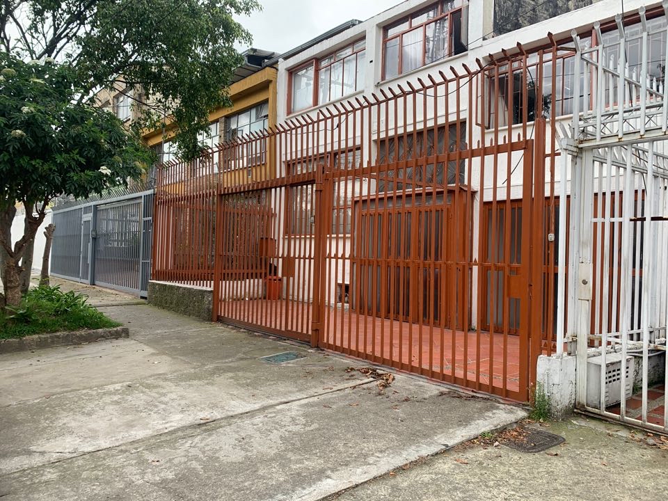 Casa en venta en San Luis, Bogotá · foto 2 de 24
