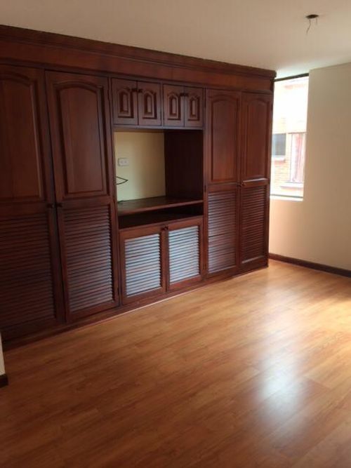 Apartamento de 3 alcobas en venta en Santa Barbara, Bogotá, 226 m² · foto 6 de 11