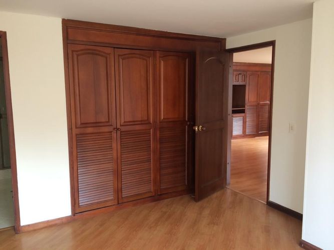 Apartamento de 3 alcobas en venta en Santa Barbara, Bogotá, 226 m² · foto 11 de 11