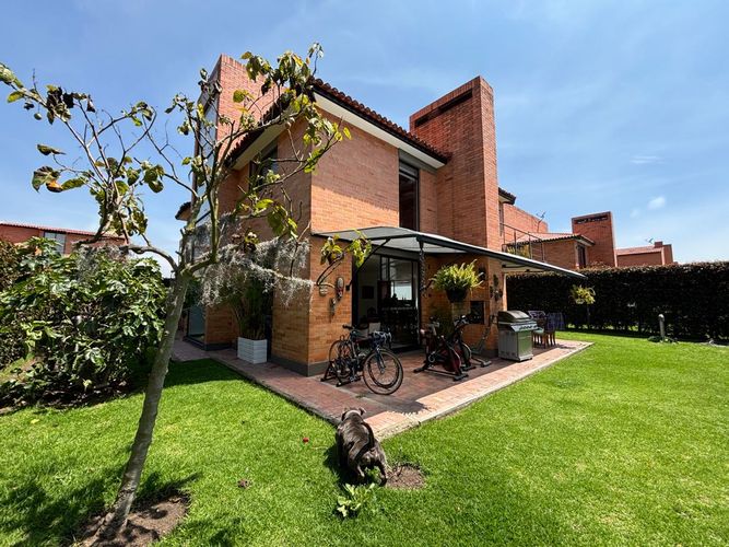 Casa en venta en Quintas Del Bosque, Chía · foto 8 de 24