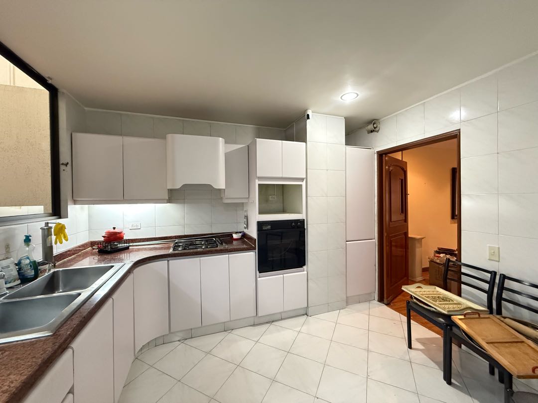 Apartamento en venta en Santa Barbara, Bogotá · foto 2 de 15