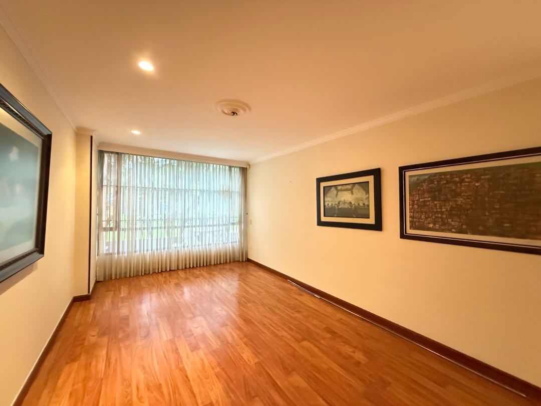 Apartamento en venta en Santa Barbara, Bogotá · foto 4 de 15