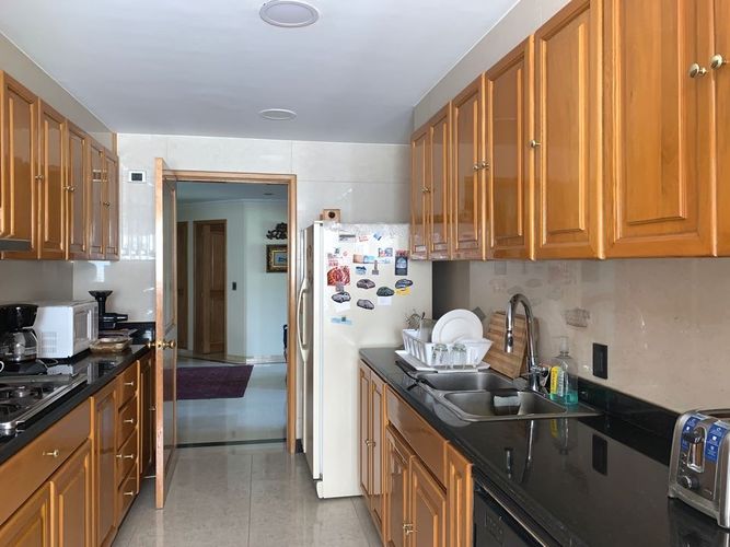 Apartamento de 3 alcobas en venta en La Carolina, Bogotá, 211 m² · foto 2 de 20