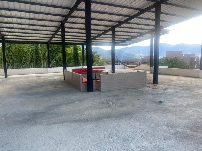 Local en arriendo en Escobero, Envigado, 400 m² · foto 2 de 18