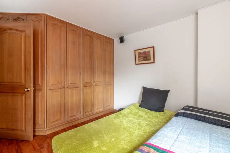 Apartamento de 3 alcobas en venta en Los Rosales, Bogotá, 178 m² · foto 9 de 17