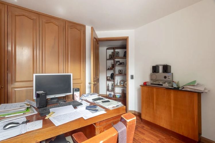 Apartamento de 3 alcobas en venta en Los Rosales, Bogotá, 178 m² · foto 10 de 17