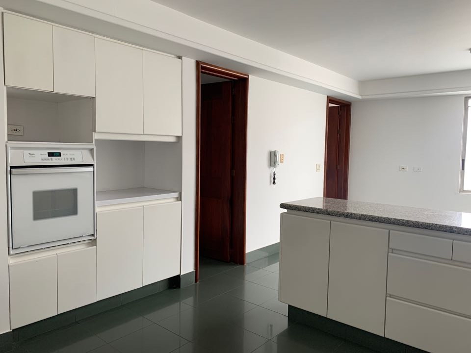 Apartamento en venta en Los Rosales, Bogotá · foto 3 de 22