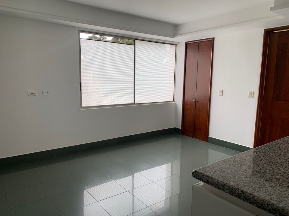 Apartamento en venta en Los Rosales, Bogotá · foto 4 de 22