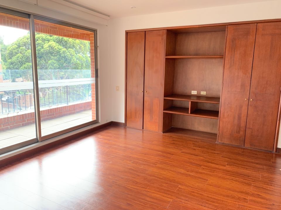 Apartamento en venta en Los Rosales, Bogotá · foto 16 de 22