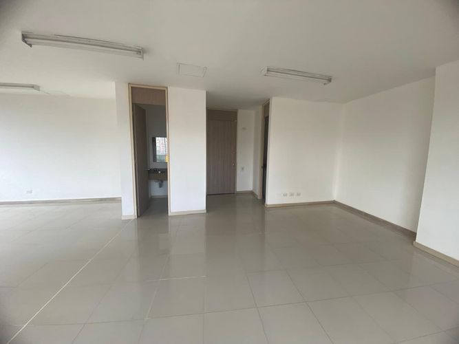 Oficina en arriendo en El Poblado, Medellín, 70 m² · foto 2 de 16