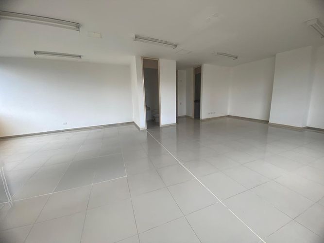 Oficina en arriendo en El Poblado, Medellín, 70 m² · foto 6 de 16