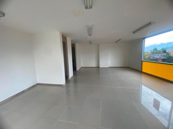 Oficina en arriendo en El Poblado, Medellín, 70 m² · foto 4 de 16