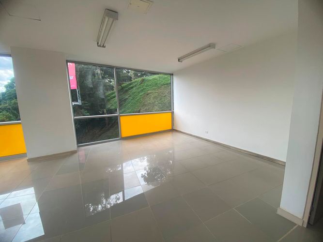 Oficina en arriendo en El Poblado, Medellín, 70 m² · foto 11 de 16