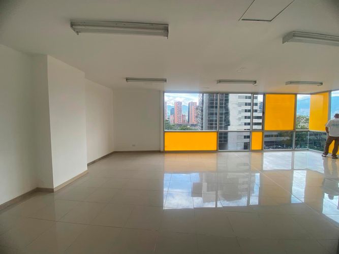 Oficina en arriendo en El Poblado, Medellín, 70 m² · foto 9 de 16