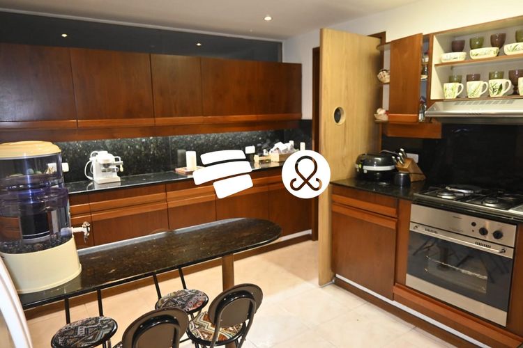 Casa de 3 alcobas en venta en Urbanización Las Cumbres, Medellín, 271 m² · foto 13 de 24
