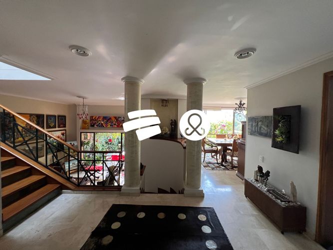 Casa de 3 alcobas en venta en El Poblado, Medellín, 209 m² · foto 4 de 19