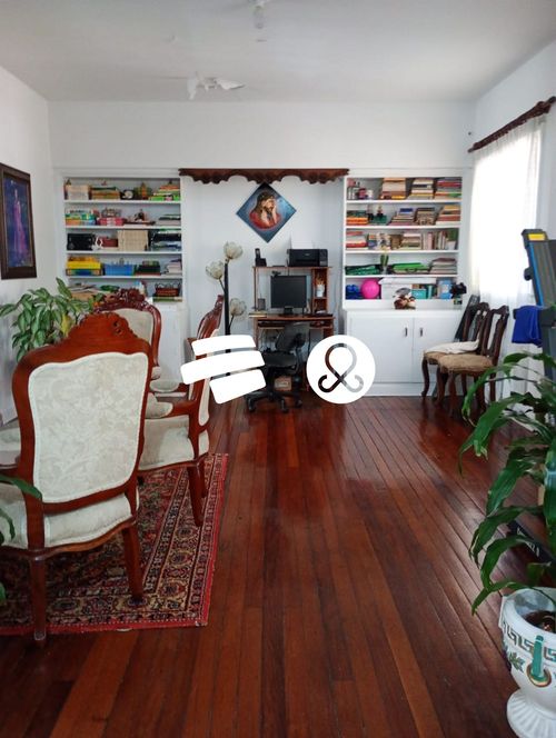 Casa de 5 alcobas en venta en Los Angeles, Medellín, 196 m² · foto 2 de 6