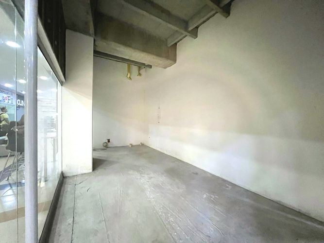 Local en venta en Laureles, Medellín, 25 m² · foto 8 de 9